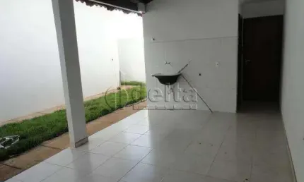 Casa com 3 quartos à venda no Jardim Europa, Uberlândia 
