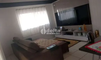 Casa com 3 quartos à venda no Jardim Europa, Uberlândia 