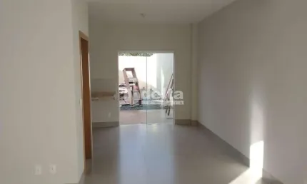 Casa residencial disponível para venda no bairro Laranjeiras em Uberlândia-MG