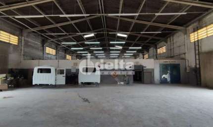 Galpão disponível para venda no bairro Distrito Industrial em Uberlândia-MG