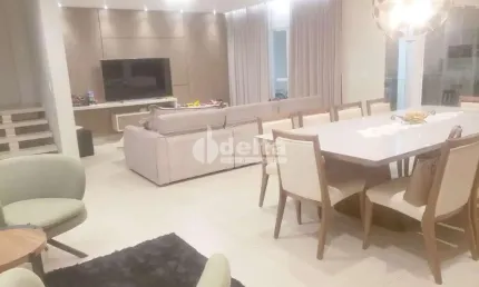 Casa no condomínio Village Paradiso disponível para venda em Uberlândia-MG