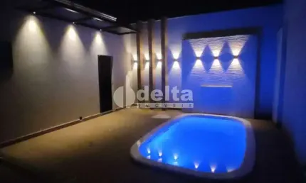Casa residencial disponível para venda no bairro Santa Rosa em Uberlândia-MG