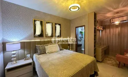 Casa disponível para venda no bairro Novo Mundo em Uberlândia-MG