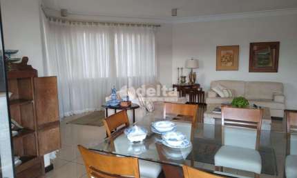 Cobertura disponível para venda no bairro Jardim Colina em Uberlândia-MG