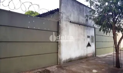 Casa com 3 quartos à venda no Tubalina, Uberlândia 