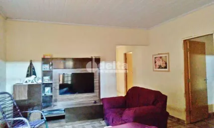 Chácara residencial disponível para venda no bairro Morada Nova em Uberlândia-MG