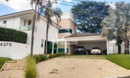 Casa no condomínio Jardins Barcelona disponível para venda em Uberlândia-MG