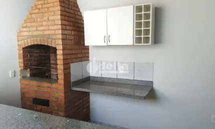 Casa residencial  disponível para locação e venda no bairro santa mônica em uberlândia-mg