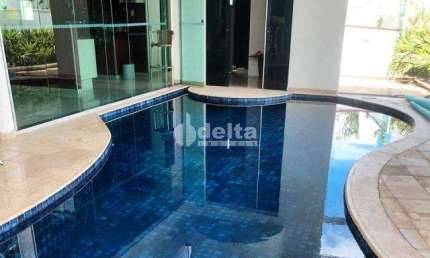 Casa no condomínio Jardins Barcelona disponível para venda em Uberlândia-MG