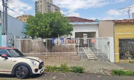 Casa residencial disponível para locação e venda no bairro Martins em Uberlândia-MG