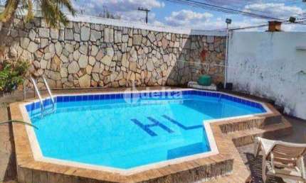 Casa residencial disponível para venda no bairro Brasil em Uberlândia-MG