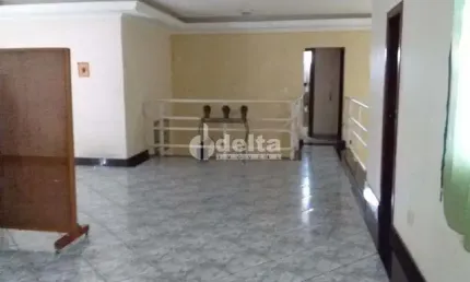 Casa residencial disponível para venda no bairro Cidade Jardim  em Uberlândia-MG