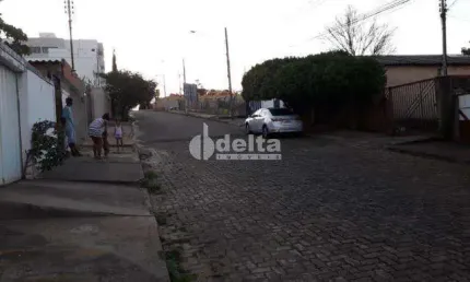 Casa residencial disponível para venda no bairro Tubalina em Uberlândia - MG