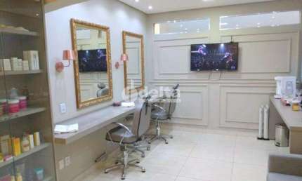 Casa Comercial disponível para Venda no bairro Centro em Uberlândia-MG