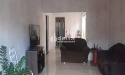 Casa com 3 quartos à venda no Jardim das Palmeiras, Uberlândia 