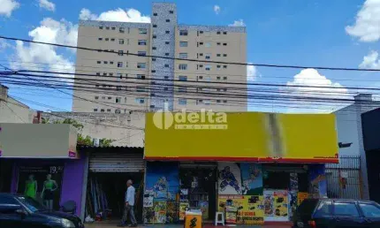 Casa residencial disponível para venda no bairro Nossa Senhora Aparecida em Uberlândia-MG