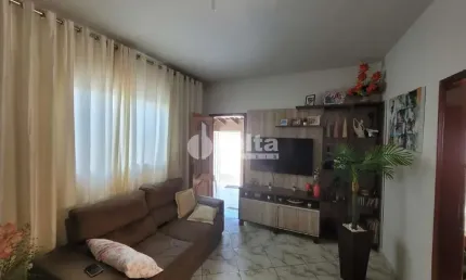 Casa residencial disponível para venda no bairro Morumbi em Uberlândia-MG