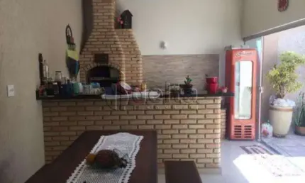 Casa residencial disponível para venda no Bairro Jardim Patrícia em Uberlândia-MG