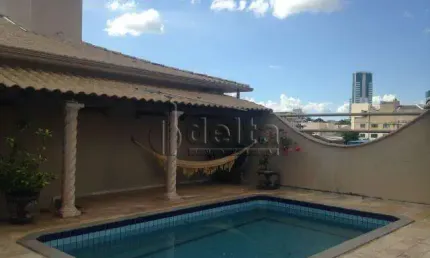 Casa residencial disponível para venda no bairro Cazeca em Uberlândia-MG