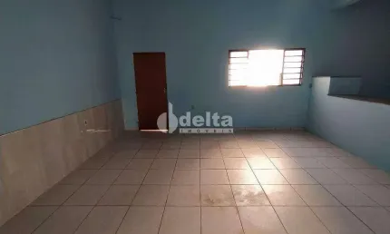 Prédio disponível para venda no bairro Santa Mônica em Uberlândia-MG