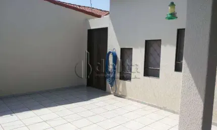 Casa residencial disponível para venda no Bairro Jardim Patrícia em Uberlândia-MG