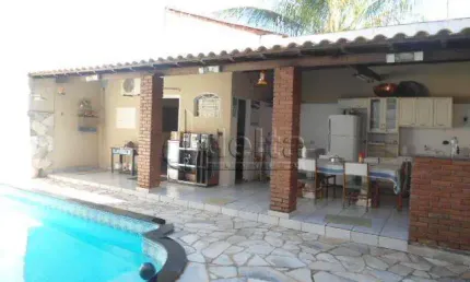 Casa residencial disponível para venda no bairro Brasil em Uberlândia-MG