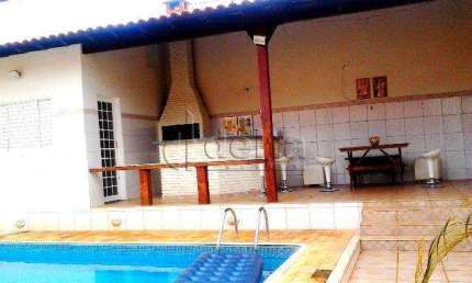 Casa residencial disponível para venda no bairro Cidade Jardim em Uberlândia-MG