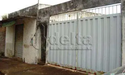 Casa Residencial disponível para Venda no bairro Santa Mônica em Uberlândia-MG