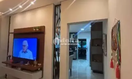 Casa residencial disponível para venda no bairro Jardim Sul em Uberlândia-MG