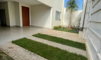 Casa residencial disponível para venda no bairro Bosque dos Buritis em Uberlândia-MG