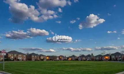 Área com 1.572m² disponível para venda no bairro Copacabana em  Uberlândia-MG