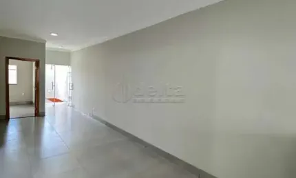 Casa residencial disponível para venda no bairro Laranjeiras em Uberlândia-MG