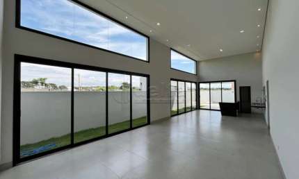 Casa no condomínio Splendido disponível para venda em Uberlândia-MG