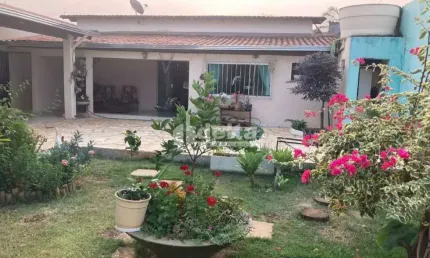 Casa disponível para venda no bairro Santa Monica em Uberlândia-MG