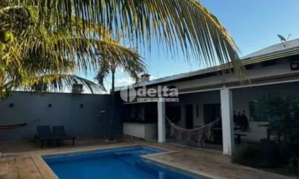 Casa disponível para venda e locação no bairro Cidade Jardim em Uberlândia MG