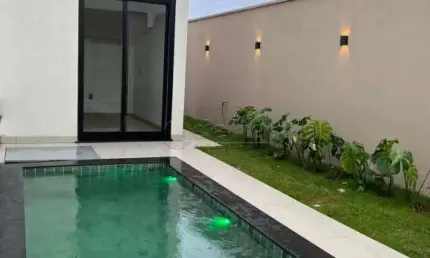 Casa no condomínio Raros Alto Umuarama disponível para venda em Uberlândia-MG