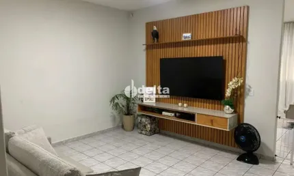 Casa disponível para venda no bairro Santa Mônica em Uberlândia MG