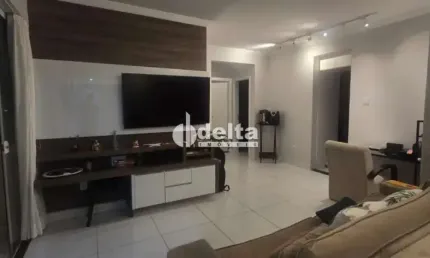 Apartamento disponível para venda no bairro Santa Mônica em Uberlândia-MG