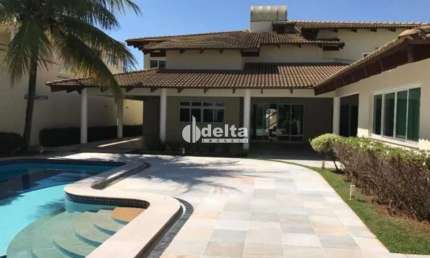 Casa residencial disponível para locação no bairro Cidade Jardim em Uberlândia-MG