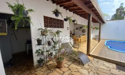 Casa residencial disponível para venda no bairro cidade jardim em uberlândia-mg