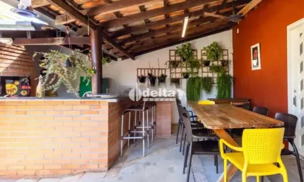Casa disponível para venda no bairro Vigilato Pereira em Uberlândia MG