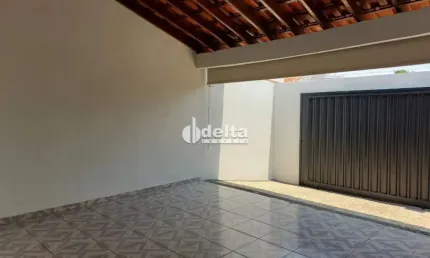 Casa disponível para venda no bairro Presidente Roosevelt em Uberlândia-MG