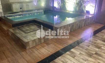 Casa residencial disponível para venda no bairro Jardim Inconfidência em Uberlândia-MG