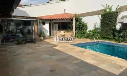 Casa disponível para venda no bairro Saraiva em Uberlândia MG