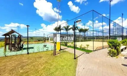 Terreno em condomínio disponível para venda no bairro Granja Marileusa em Uberlândia MG