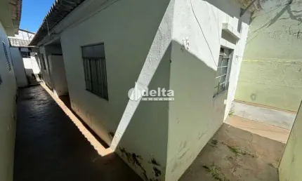Casa disponível para Venda no bairro Osvaldo Rezende em Uberlândia-MG