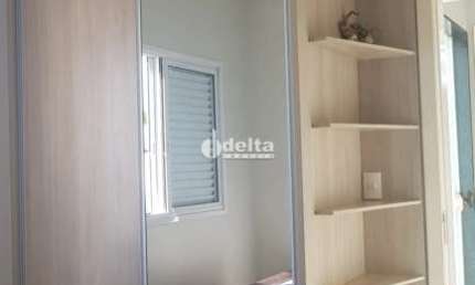 Sobrado residencial disponível para venda no bairro Alto Umuarama em Uberlândia-MG