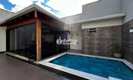 Casa disponível para venda no bairro Segismundo Pereira em Uberlândia MG