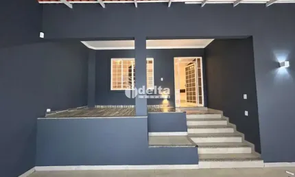 Casa disponível para Locação e Venda no bairro Vigilato Pereira em Uberlândia-MG