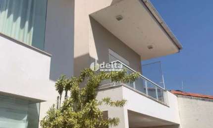 Casa disponível para venda no bairro Vigilato Pereira em Uberlândia MG